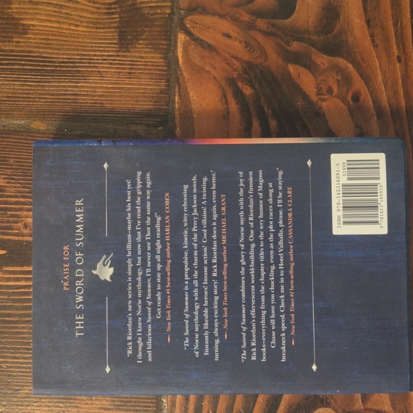 Magnus Chase and the Gods of Asgard The Sword of Summer - Picture 3 of 3